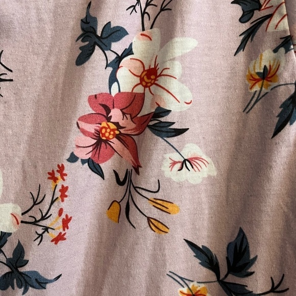 SHEIN Plus Sized Floral Blouse - Picture 4 of 4